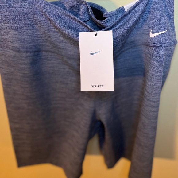 ✨SOLD✨ Nike One Biker shorts Medium - Picture 7 of 10